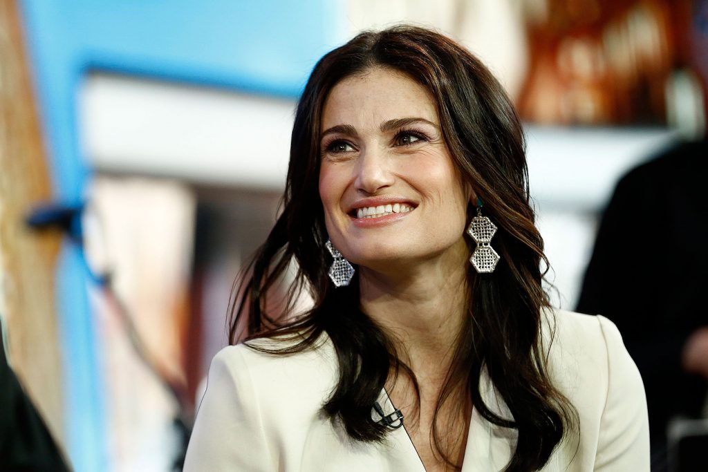 Idina Menzel entra para o elenco de Cinderella