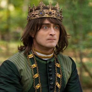 Miracle Workers: série com Daniel Radcliffe estreia este mês na Warner Channel