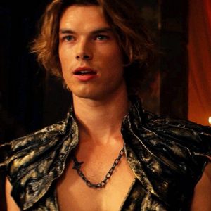 Sam Corllet, de O Mundo de Sabrina, irá protagonizar “Vikings: Valhalla”