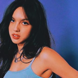 Olivia Rodrigo lança nova música ‘Deja Vu’ junto com vídeo clipe