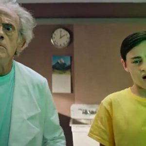 Christopher Lloyd e Jaeden Lieberher protagonizam comercial como Rick e Morty