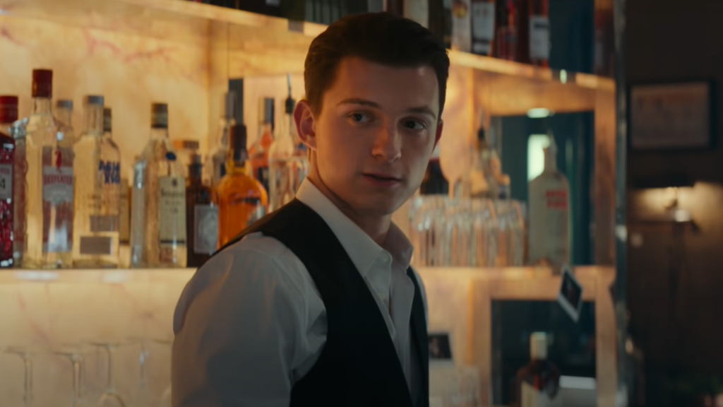Tom Holland se disfarça de bartender em bar de Londres para papel em ‘Uncharted’