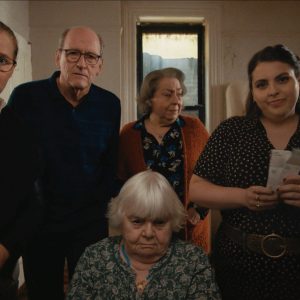 MUBI lança pôster e trailer oficiais de THE HUMANS