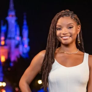 Halle Bailey fala sobre representatividade e revela ‘pressão’ em viver personagem Ariel