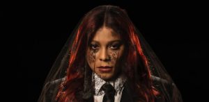 Blogueirinha aquece o público para a estreia de seu programa de sucesso