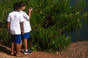 Frutal, interior de Minas Gerais, recebe exposição fotográfica criada por jovens estudantes do projeto Retratos da Terra