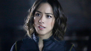 Chloe Bennet é escalada para filme de natal dos Jonas Brothers
