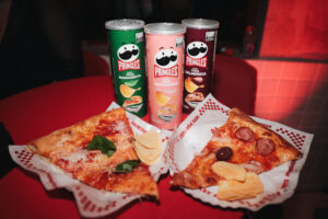Pringles apresenta novos sabores de pizza, que prometem quebrar a mesmice