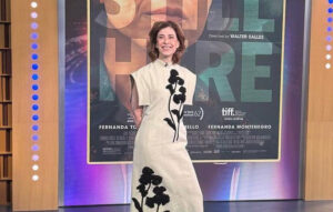 Fernanda Torres grava participação em programa de maior audiência nos EUA