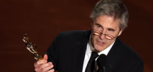 Ainda Estou Aqui faz história ao vencer o Oscar de Melhor Filme Internacional