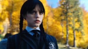 A série Wandinha, estrelada por Jenna Ortega, mal lançou a sua segunda temporada e já está movimentando os bastidores sobre o seu 3º ano.