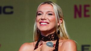 Millie Bobby Brown, conhecida por seu papel em Stranger Things, esteve recentemente no Brasil para promover o filme The Electric State.