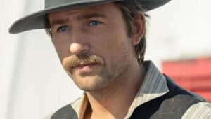 Brandon Sklenar, astro de 1923, revela planos após fim da série derivada de Yellowstone