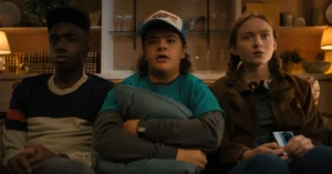 Cena da série Stranger Things, com parte do elenco principal