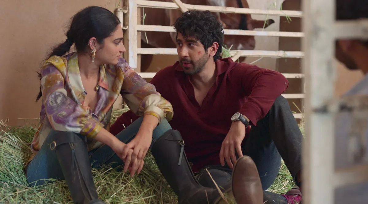Aviraaj e Ayesha conversam no estábulo em cena da série Realeza da Netflix