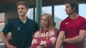 Amaia, Sebas e Roque com roupas esportivas em Olympo, da Netflix