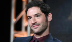 Imagem de Tom Ellis, que vai estrelar série sobre a CIA, spin-off de FBI