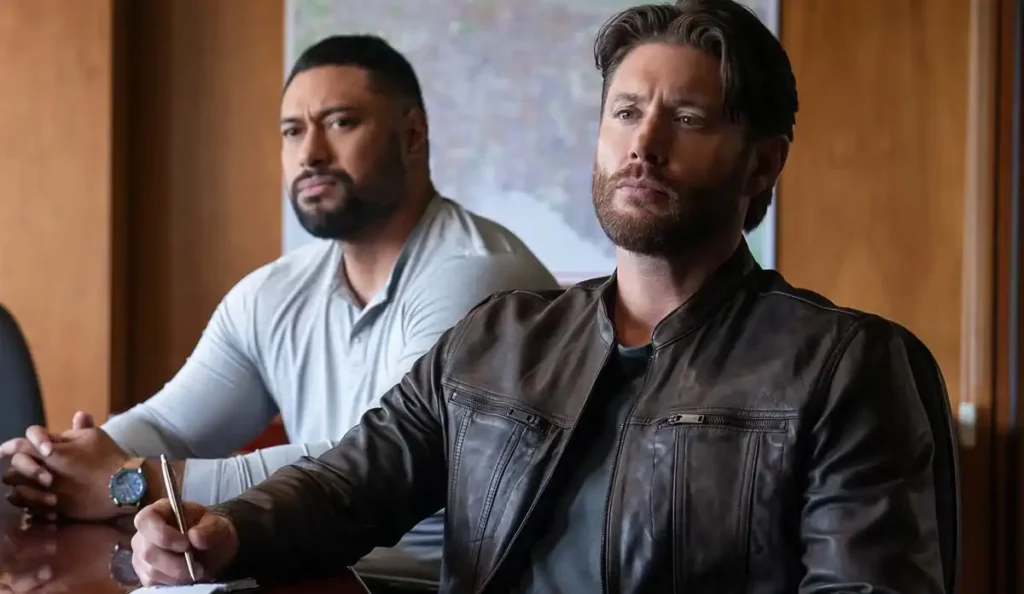 Jensen Akcles no papel de Mark Meachum na série Contagem Regressiva