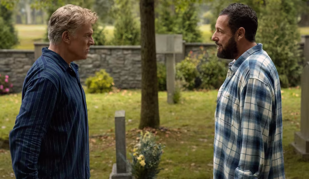 Adam Sandler e Christopher McDonald em cena do filme Um Maluco no Golfe 2