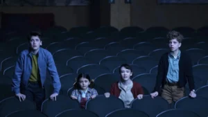 IT: Bem-Vindos a Derry conecta o universo de Stephen King? Veja os easter eggs do 1º episódio