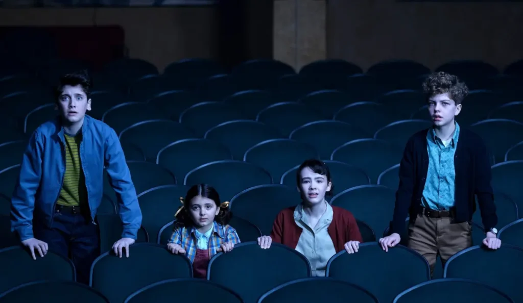 Vista sombria da cidade de Derry na nova série da HBO Max