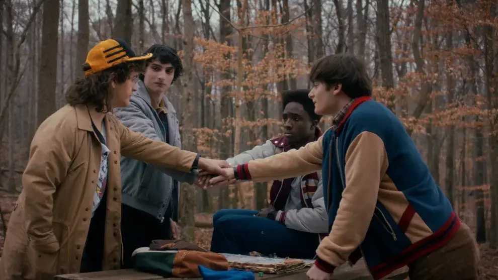 Imagem com cena da série Stranger Things