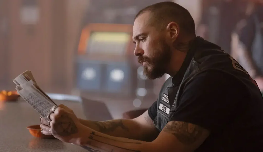 O personagem Jayson Wilkes protagoniza a sequência violenta que encerra o arco da gangue Dark Hearts em Task.
