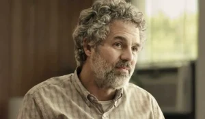 Mark Ruffalo como o agente do FBI Tom Brandis em Task: Unidade Especial.