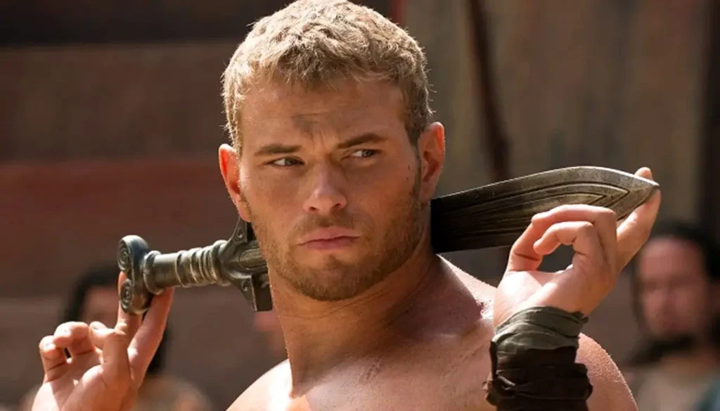 Cine Aventura hoje: veja o filme que a Record exibe neste sábado (22/11) Cena de Hércules mostra o protagonista empunhando sua espada durante uma batalha épica