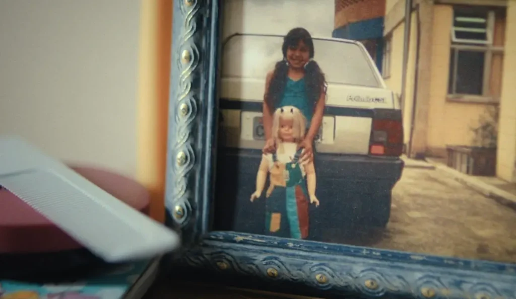 Eloá Cristina Pimentel sorrindo em retrato pessoal, lembrada no documentário Caso Eloá: Refém ao Vivo da Netflix