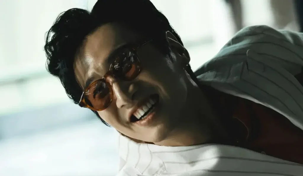 Cena do episódio 6 de O Manipulado