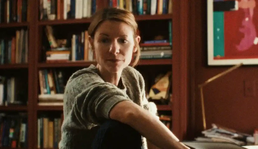 Claire Danes interpreta a escritora Aggie Wiggs em cena da série O Monstro em Mim da Netflix