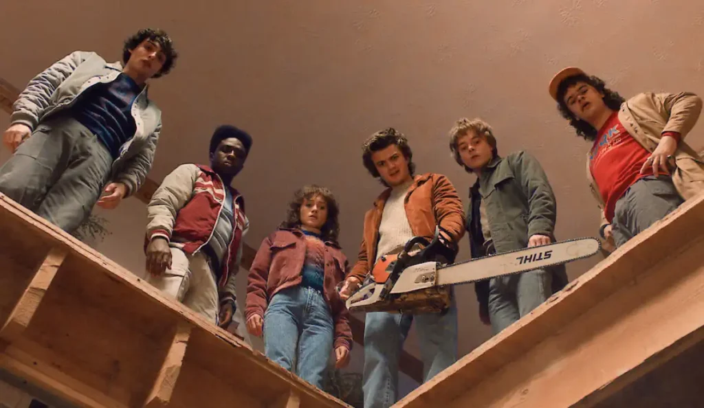 Elenco principal de Stranger Things reunido em imagem de divulgação da quinta temporada produzida pela Netflix