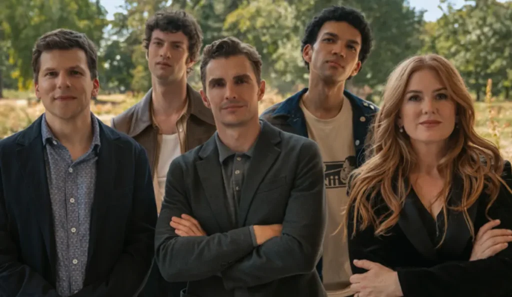 Truque de Mestre 3: onde assistir online e quando estreia no streaming Imagem dos ilusionistas reunidos em Truque de Mestre: O 3º Ato durante uma apresentação