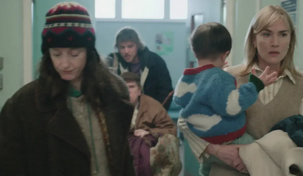 Kate Winslet em cena dramática do filme Adeus, June, produção original da Netflix