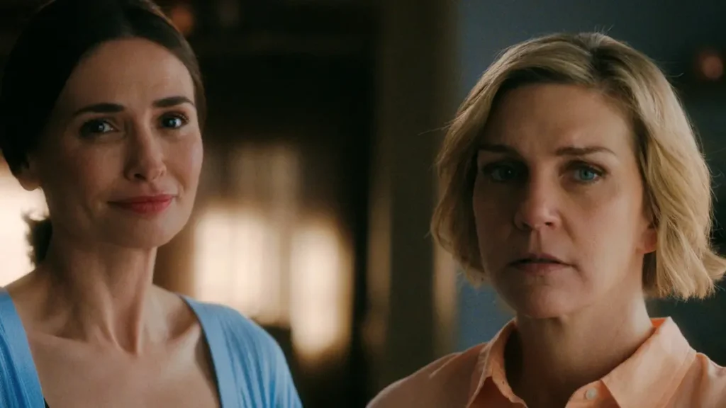 Carol e Zosia frente a frente em cena tensa do final de Pluribus, série da Apple TV que aborda escolhas morais e perda do livre arbítrio.