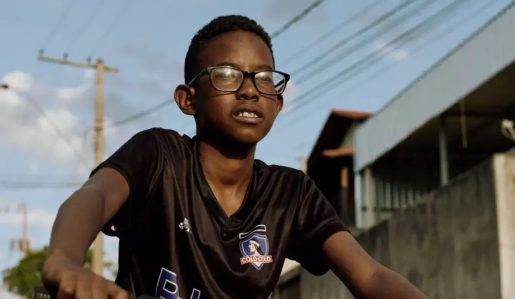 Cena de Marte Um com o personagem Deivinho e o tema do sonho de ser astronauta