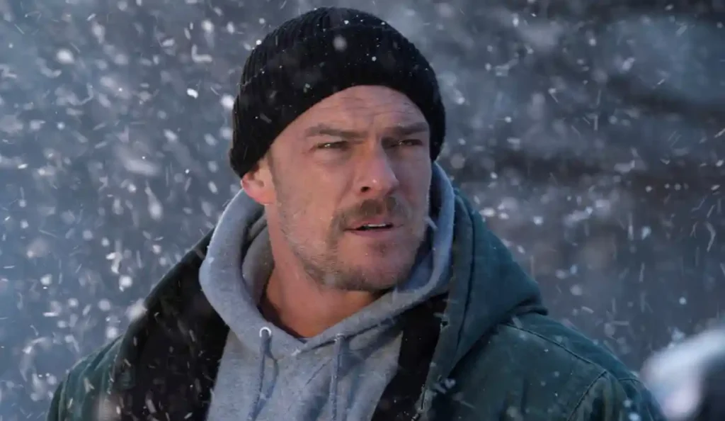Alan Ritchson em momento decisivo de Uma Vida de Esperança