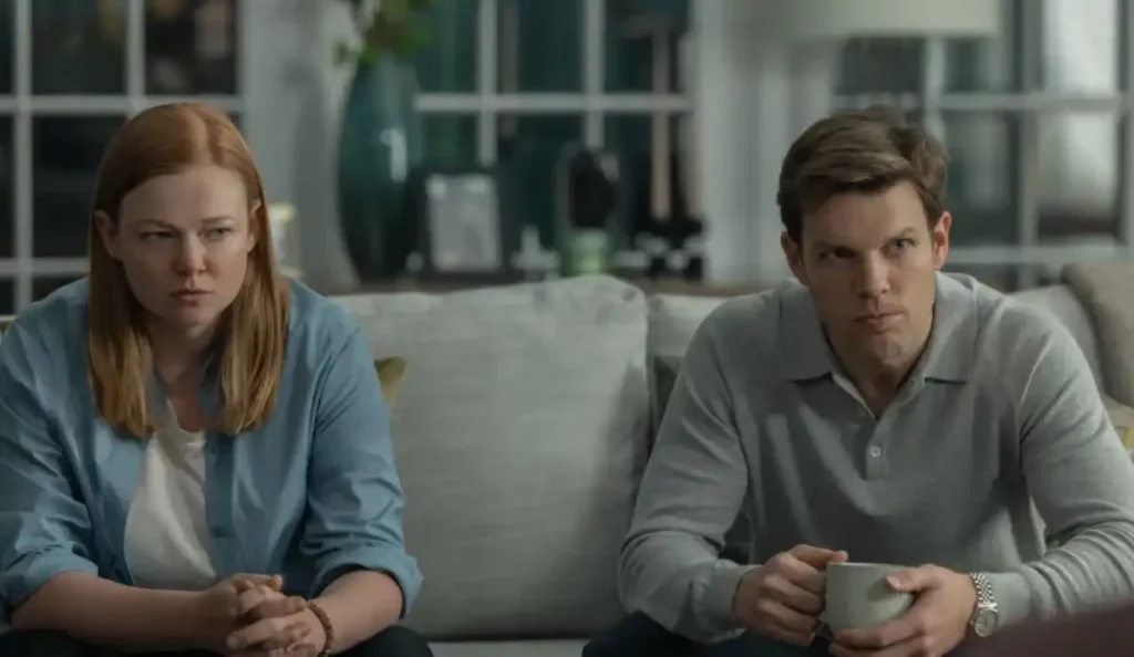 Marissa e Peter em cena decisiva de All Her Fault no Prime Video