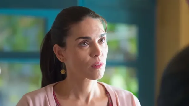 Afife no final da série Amar, Perder, da Netflix