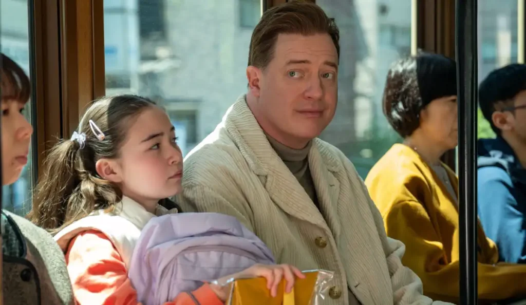 Brendan Fraser em cena dramática do filme Família de Aluguel