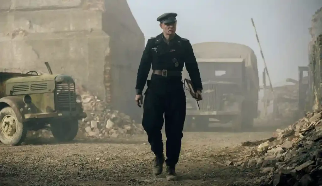 Cena de O Tanque de Guerra sugere final aberto e interpretação psicológica