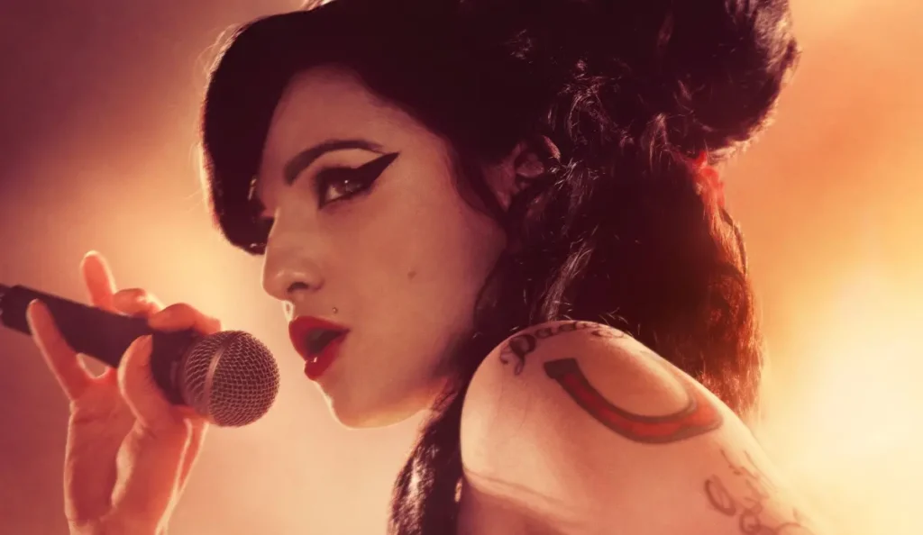 Back to Black é 100% real? O que o filme da Netflix mostra (e o que muda) na história de Amy Winehouse