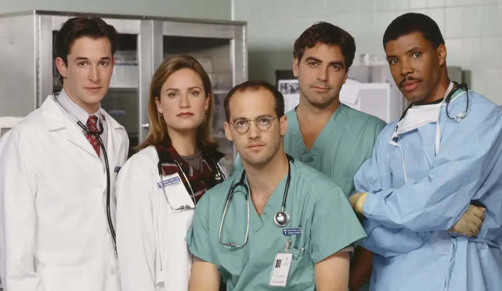 Cena da série Plantão Médico mostrando a rotina intensa da sala de emergência hospitalar