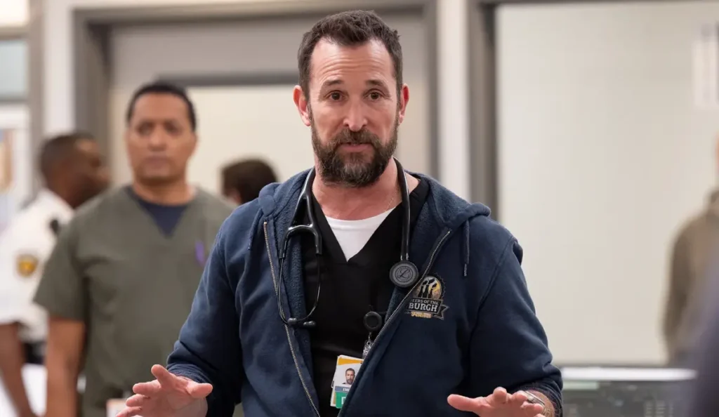 Equipe médica trabalha sem computadores no episódio 8 de The Pitt 2ª temporada