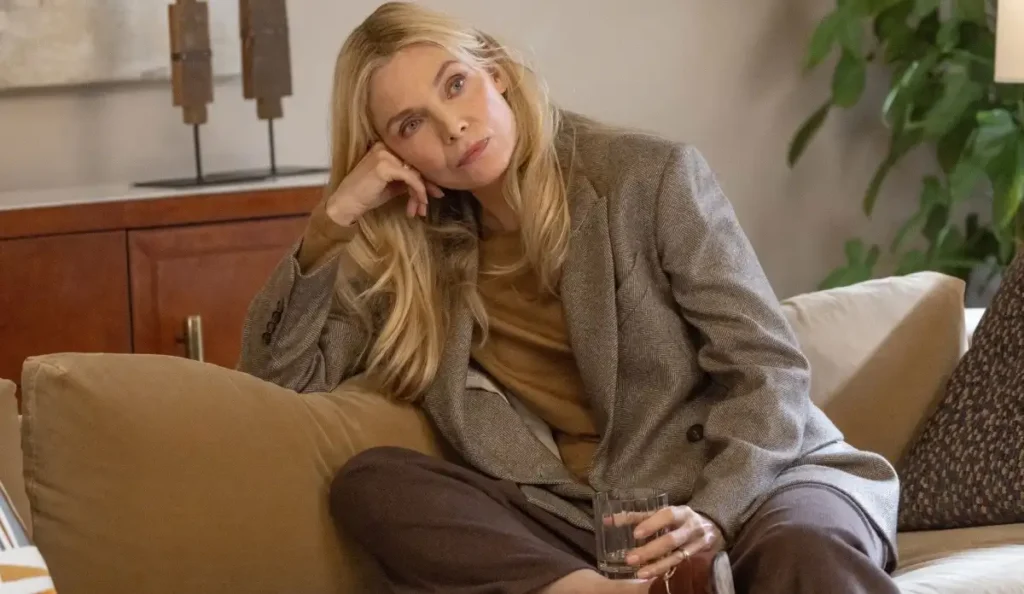 Michelle Pfeiffer em cena na série Madison do Paramount+