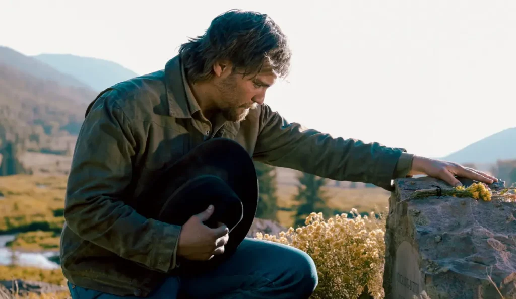 Luke Grimes como Kayce Dutton na série Marshals: Uma História de Yellowstone