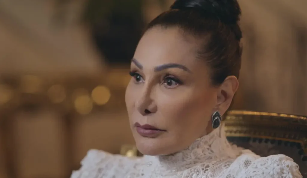 Sonia "Suzuki" Soares em cena do filme O Testamento: O Segredo de Anita Harley