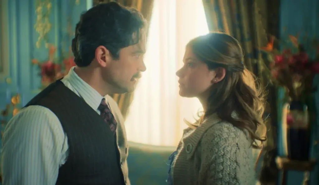 Cena dramática da série A Casa dos Espíritos mostrando ambientação histórica e familiar