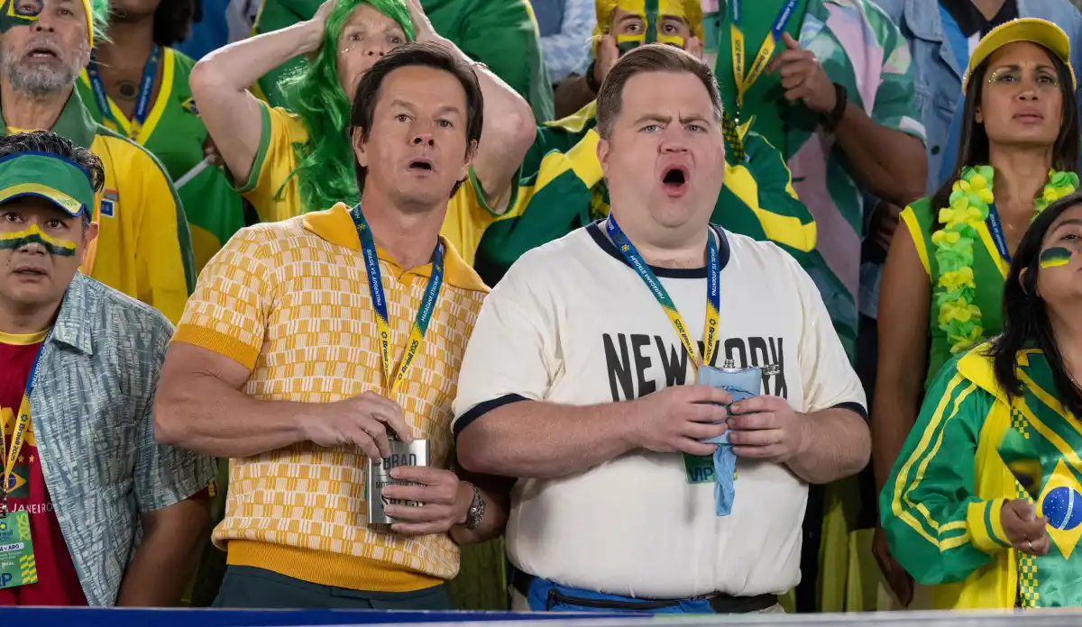 Bola pra Cima: filme do Prime Video aposta em humor sem limites no Brasil